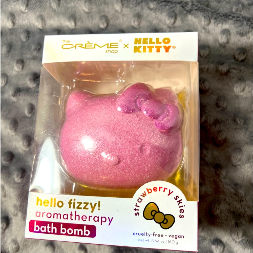 * the creme * Hello Kitty * Aroma Bath Bomb